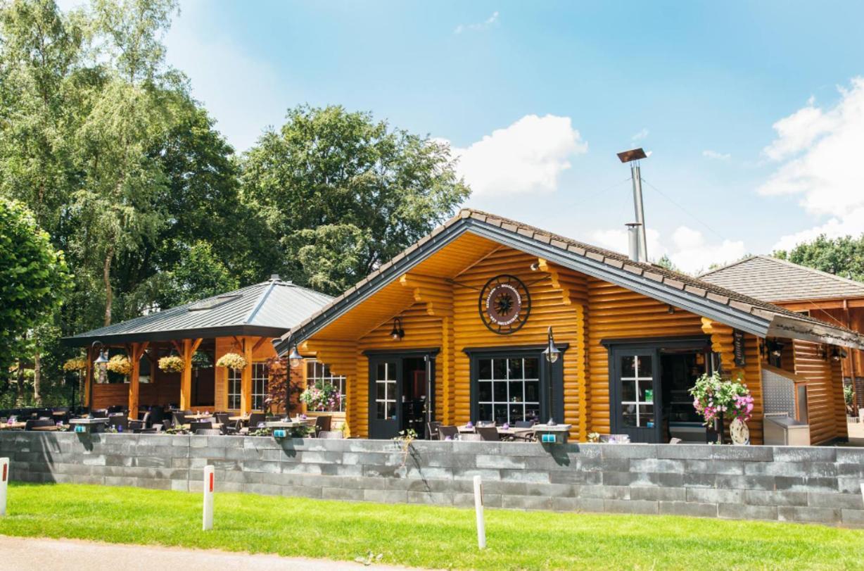 Een Gezellige Chalet Met Zonnige Buitenruimte Op De Veluwe! Vila Putten Exterior foto